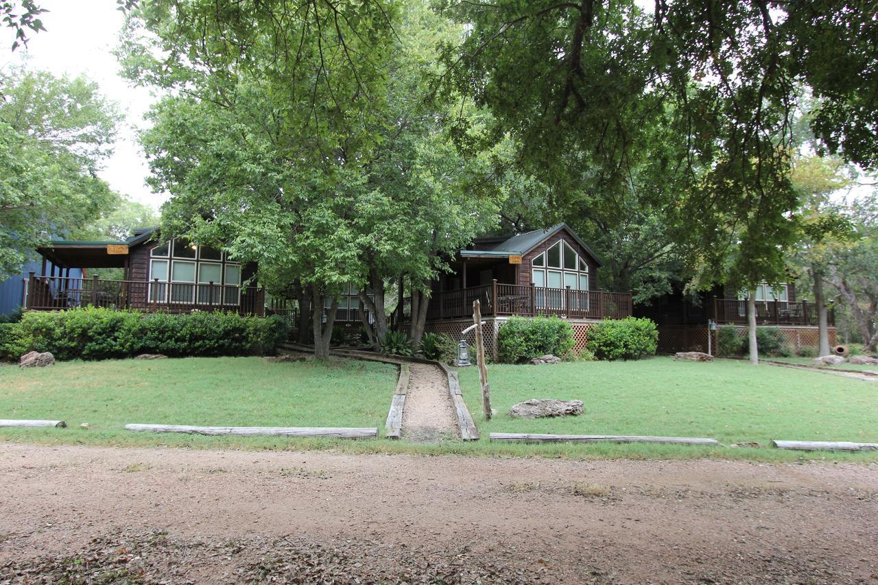 Pecan Cabin Fredericksburg Bagian luar foto